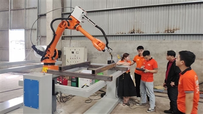 SZGH Robot Engineers Go To Customer Factories To Provide Guidance On Robot Operation And Maintenance